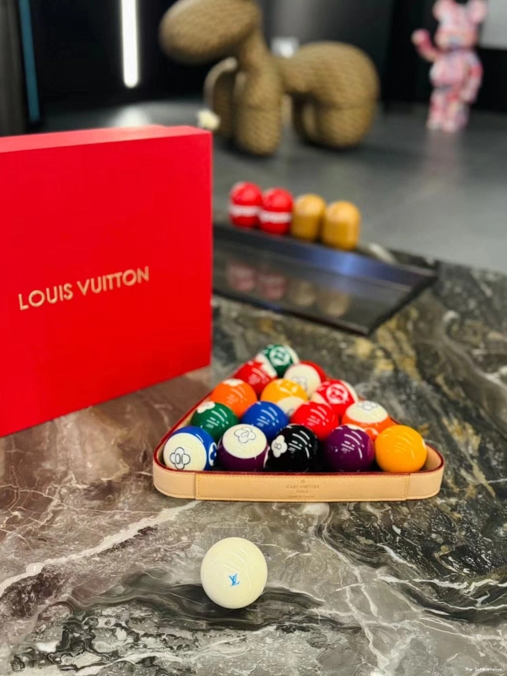 LV TABLE POOL SET 0712